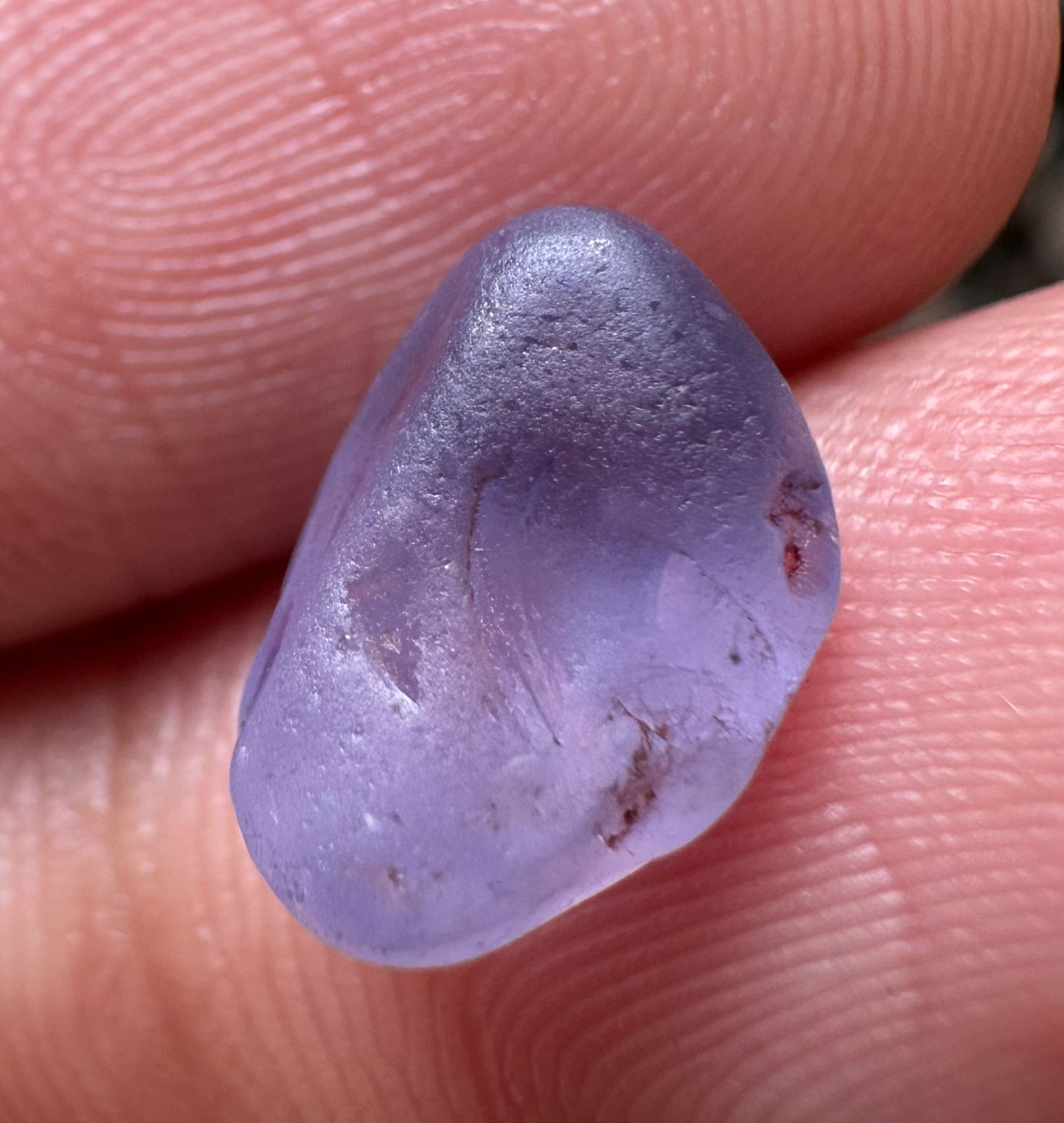 Natural rough vialat color stone