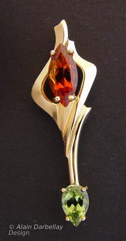 handmade pendent 1.4g yellow gold with 2.70ct maqu Shap rodaligh garnet and 2.14ct pear Shap crisabaril gem stones